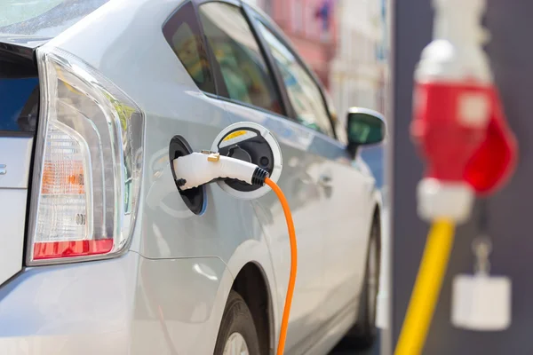 How NASCAR Technology Is Shaping the Future of Electric Vehicles How NASCAR Technology Is Shaping the Future of Electric Vehicles