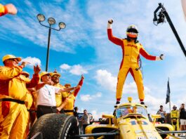 Alex Palou catches lucky caution to win at Nashville