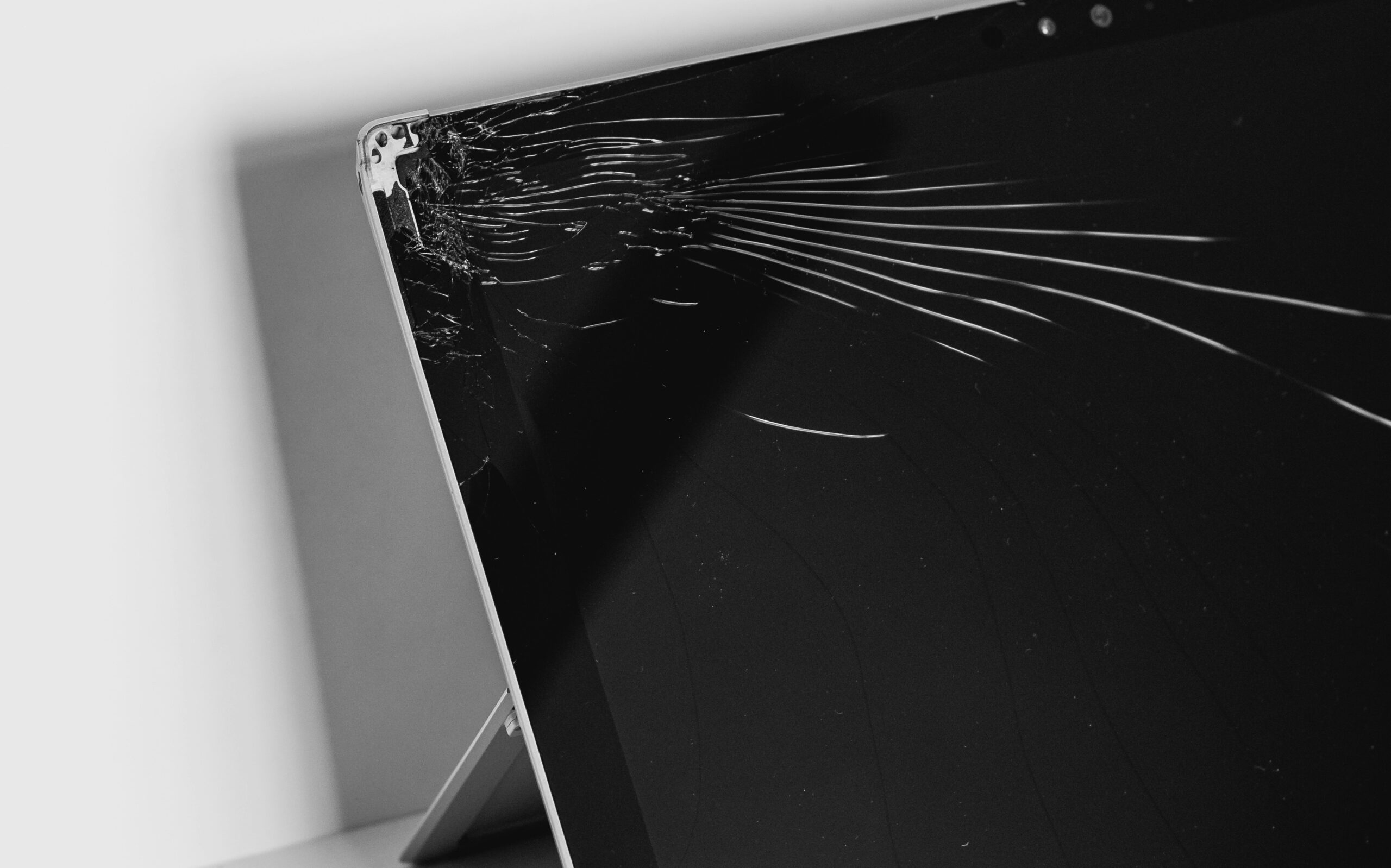 How to Find a Compatible Replacement Screen for Your Laptop How to Find a Compatible Replacement Screen for Your Laptop