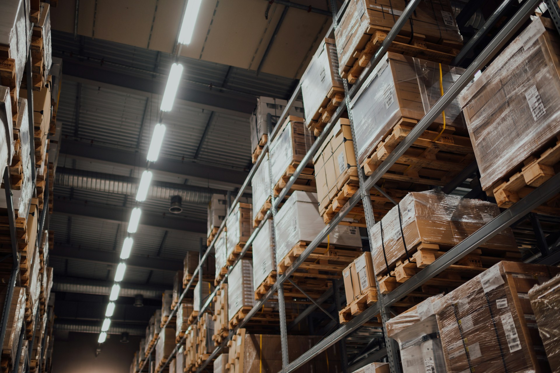 How Poor Lighting Conditions Continue Affecting Vehicle Movement and Safety Across Warehouse Facilities How Poor Lighting Conditions Continue Affecting Vehicle Movement and Safety Across Warehouse Facilities