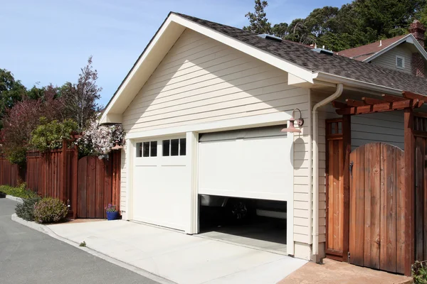 How to Find a Reliable Garage Door Repair Company Near You How to Find a Reliable Garage Door Repair Company Near You