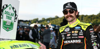 Ryan Blaney capitalizes on late two-tire pit call for second consecutive Cup victory at New Hampshire