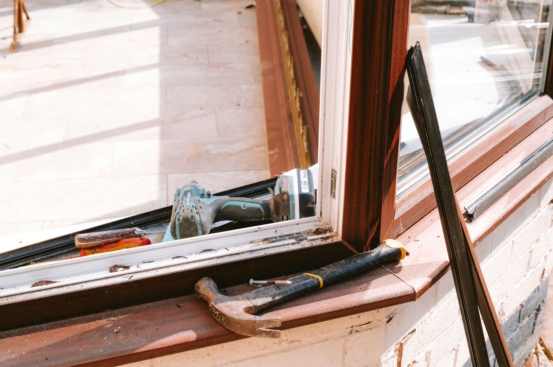 Choosing Window Replacements for Different Light, Ventilation, and Privacy Needs at Home Choosing Window Replacements for Different Light, Ventilation, and Privacy Needs at Home