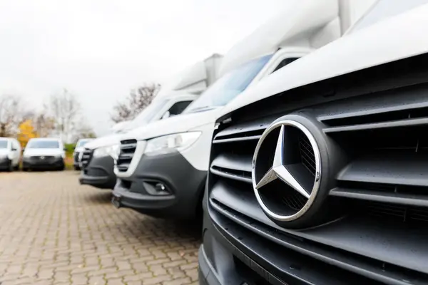 Balancing Fleet Power & Executive Luxury: Maintenance & Purchasing Insights for Modern Drivers Balancing Fleet Power & Executive Luxury: Maintenance & Purchasing Insights for Modern Drivers