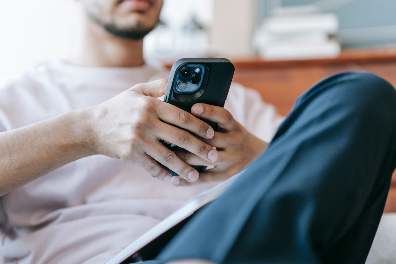 Mobile Roulette: Playing on Smartphones and Tablets Mobile Roulette: Playing on Smartphones and Tablets