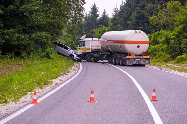 How a Truck Accident Attorney Strengthens Your Claims How a Truck Accident Attorney Strengthens Your Claims