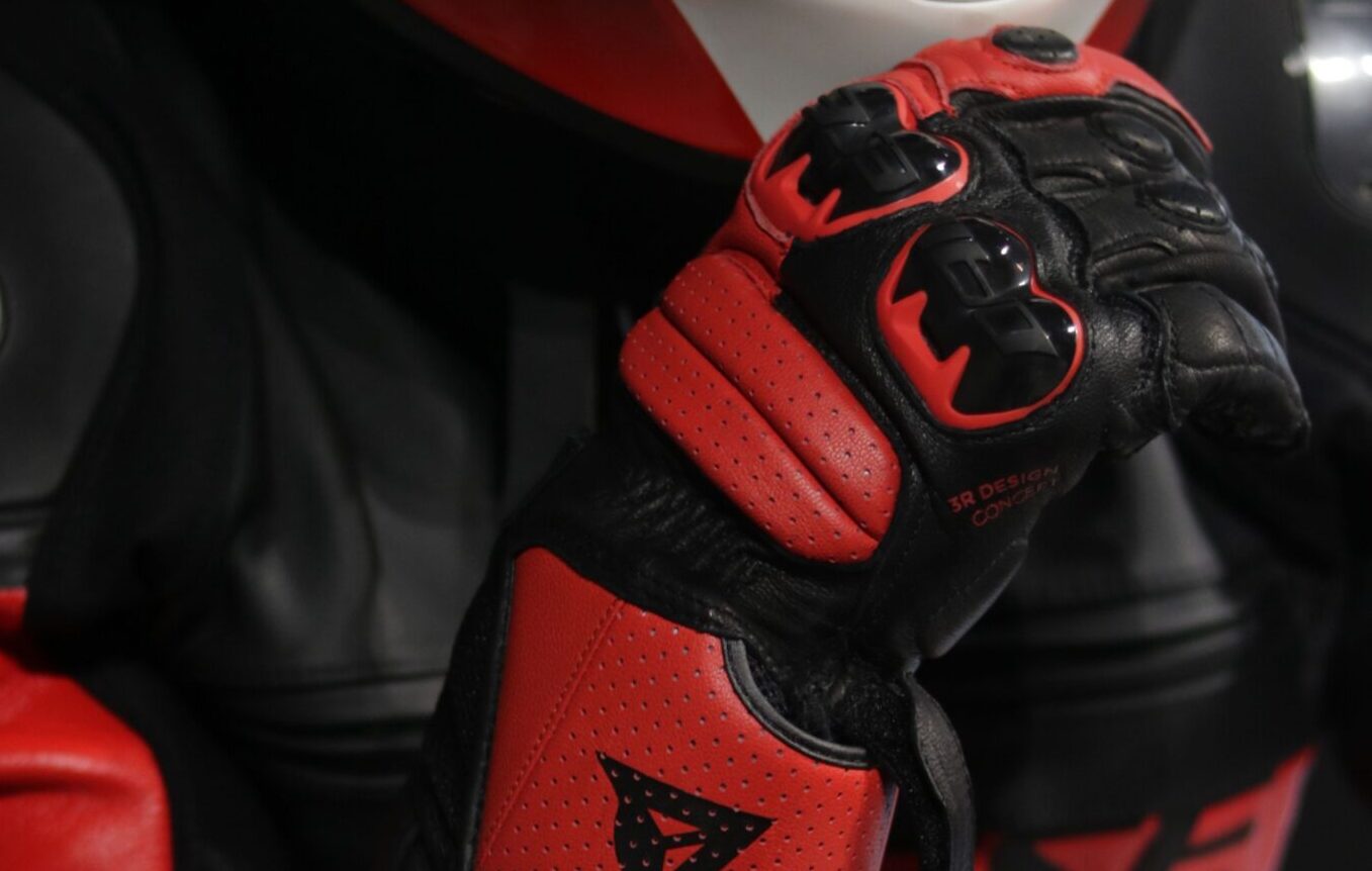 Racing-Inspired CS2 Skins: Driver Gloves and Motorsport Designs Explained Racing-Inspired CS2 Skins: Driver Gloves and Motorsport Designs Explained