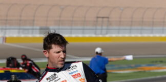 Denny Hamlin loses points lead ground with 16th-place result at Las Vegas
