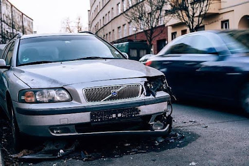 How Broken Headlight Pieces Can Help Identify a Vehicle After a Hit-and-Run How Broken Headlight Pieces Can Help Identify a Vehicle After a Hit-and-Run