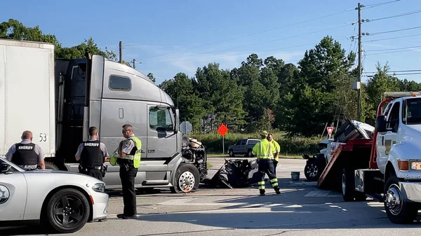 Who Can Be Held Responsible for a Truck Accident? Who Can Be Held Responsible for a Truck Accident?